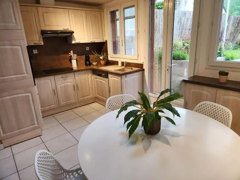 Holiday home Marmoza - Maison Plein Coeur De Village Saint-Geniez-d'Olt